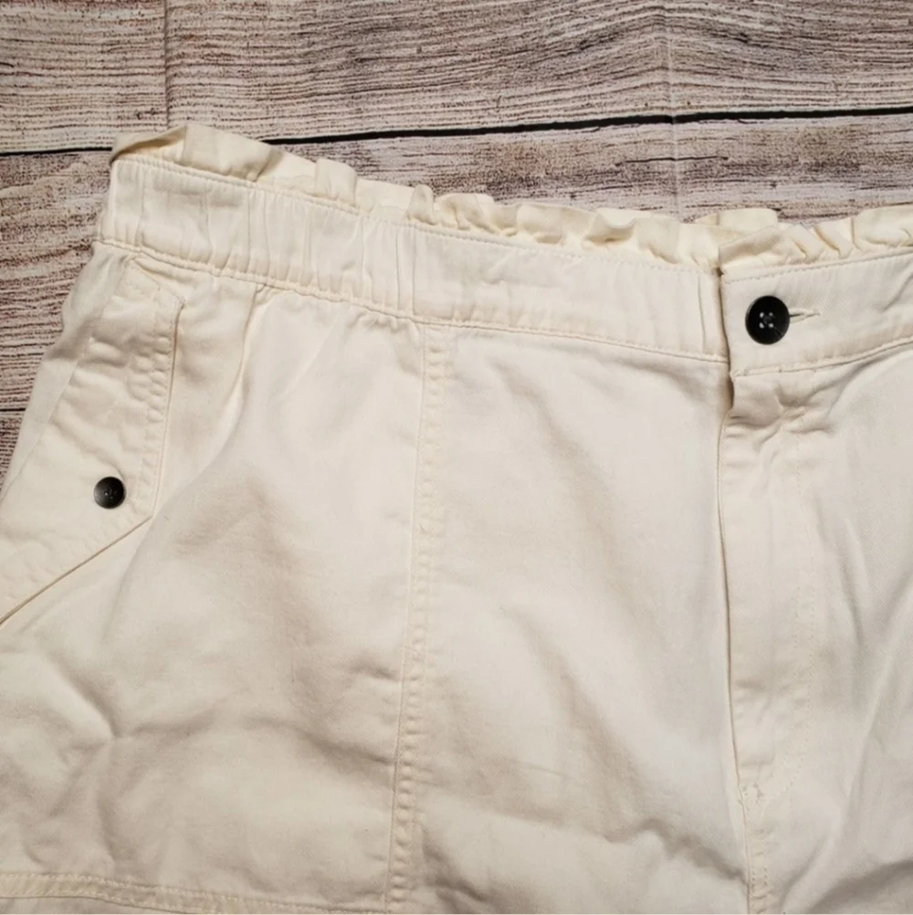 OLD NAVY Cream Pull On Paper Bag Shorts Women's XL Casual Summer Neutral EUC